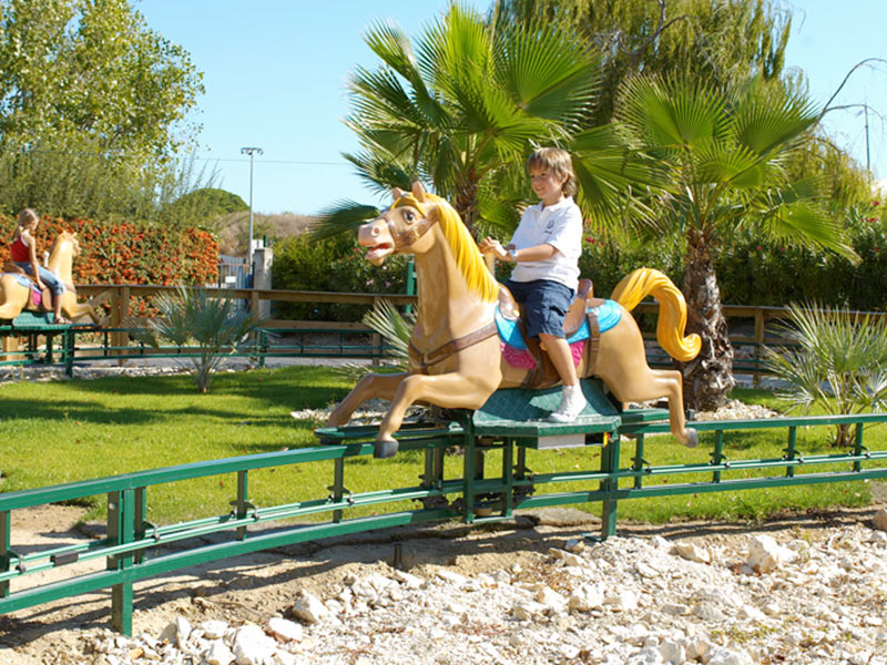 Attractions-Chevaux-galopants